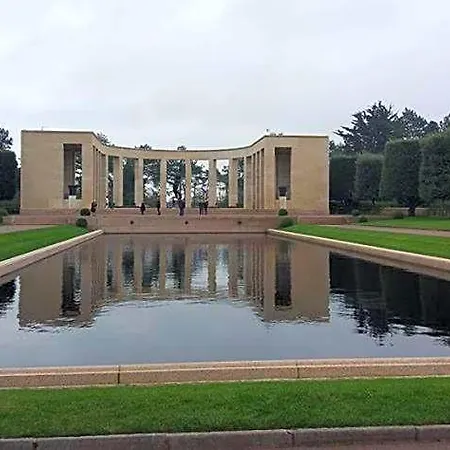Kahlo Omaha 3*
